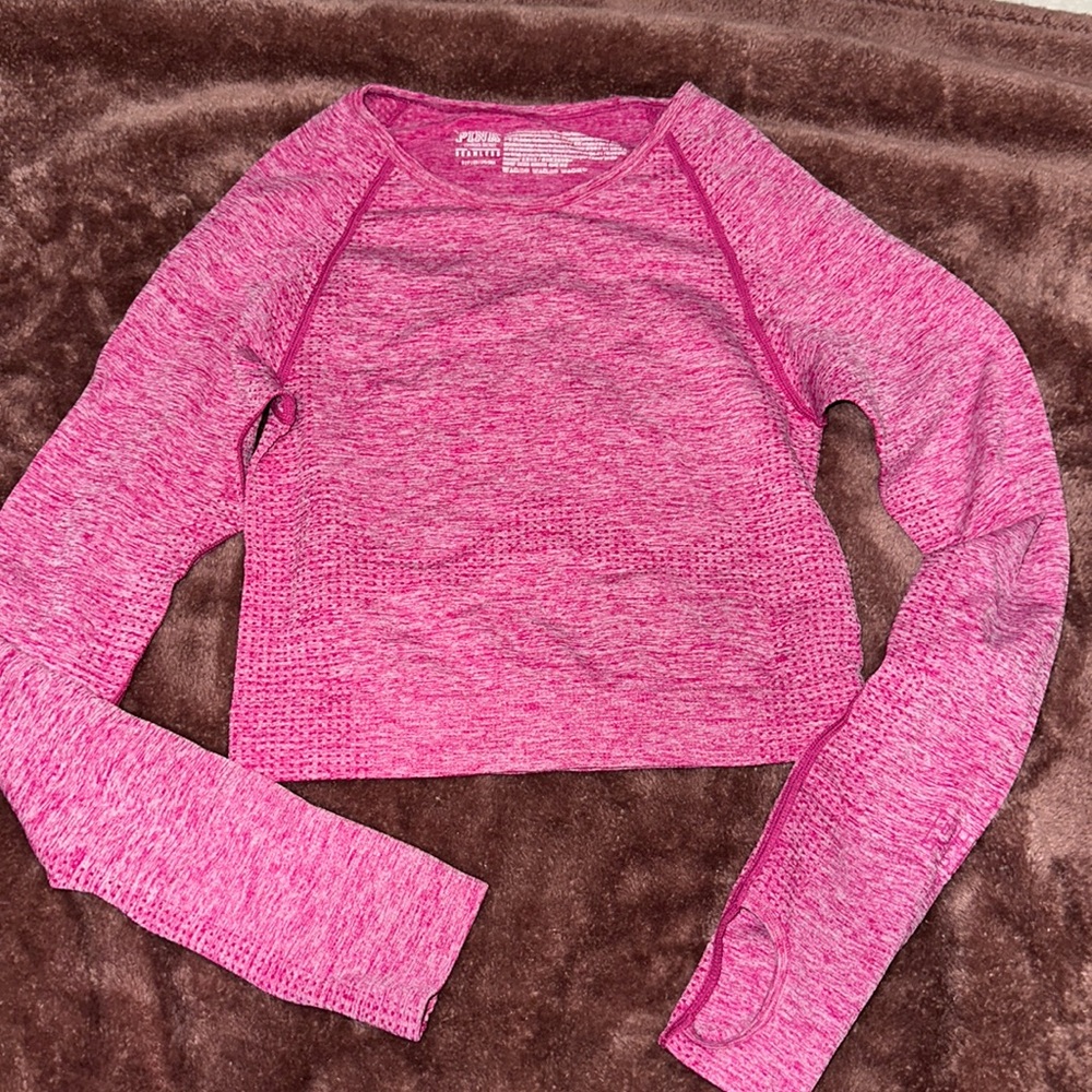 PINK seamless long sleeve top!